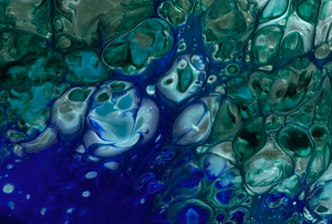 Cell detail — teal and cobalt, swipe edge