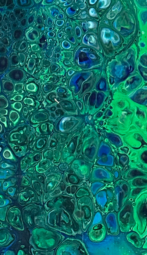 Dense cell formations where paint pooled along the shelf edge